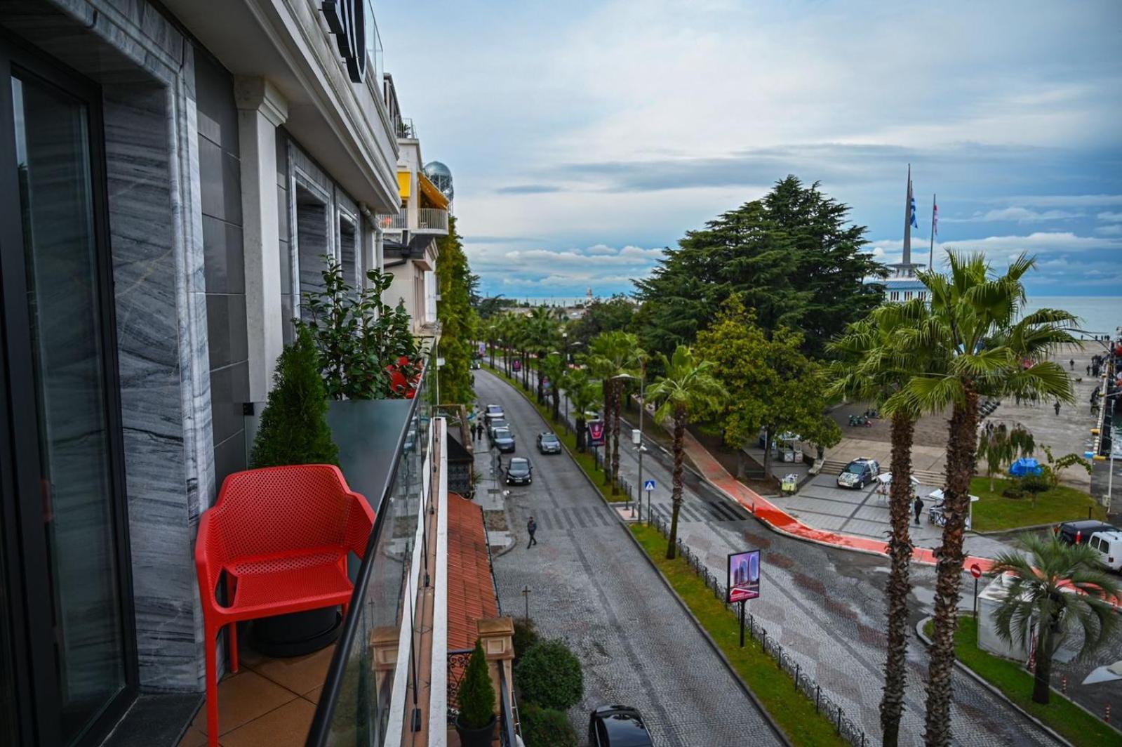 Hotel Retro Batumi Exteriör bild